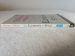 Elements of Style by Strunk, William and White, E. B., Paperback