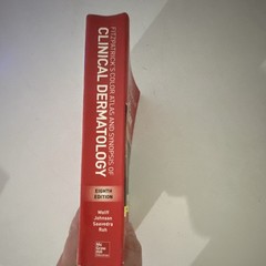 McGraw-Hill Fitzpatrick’s Color Atlas Clinical Dermatology 8th Ed PB 2019