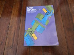 Basic Electricity Paperback U. S. Navy Bureau of Naval Personnel 1970 PB