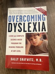 Overcoming Dyslexia: First Edition by Sally Shaywitz (2003, Trade Paperback)